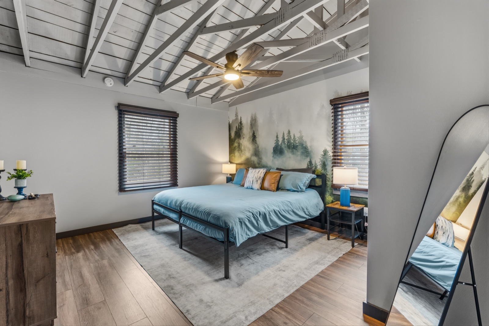 Hideaway Hollow bedroom