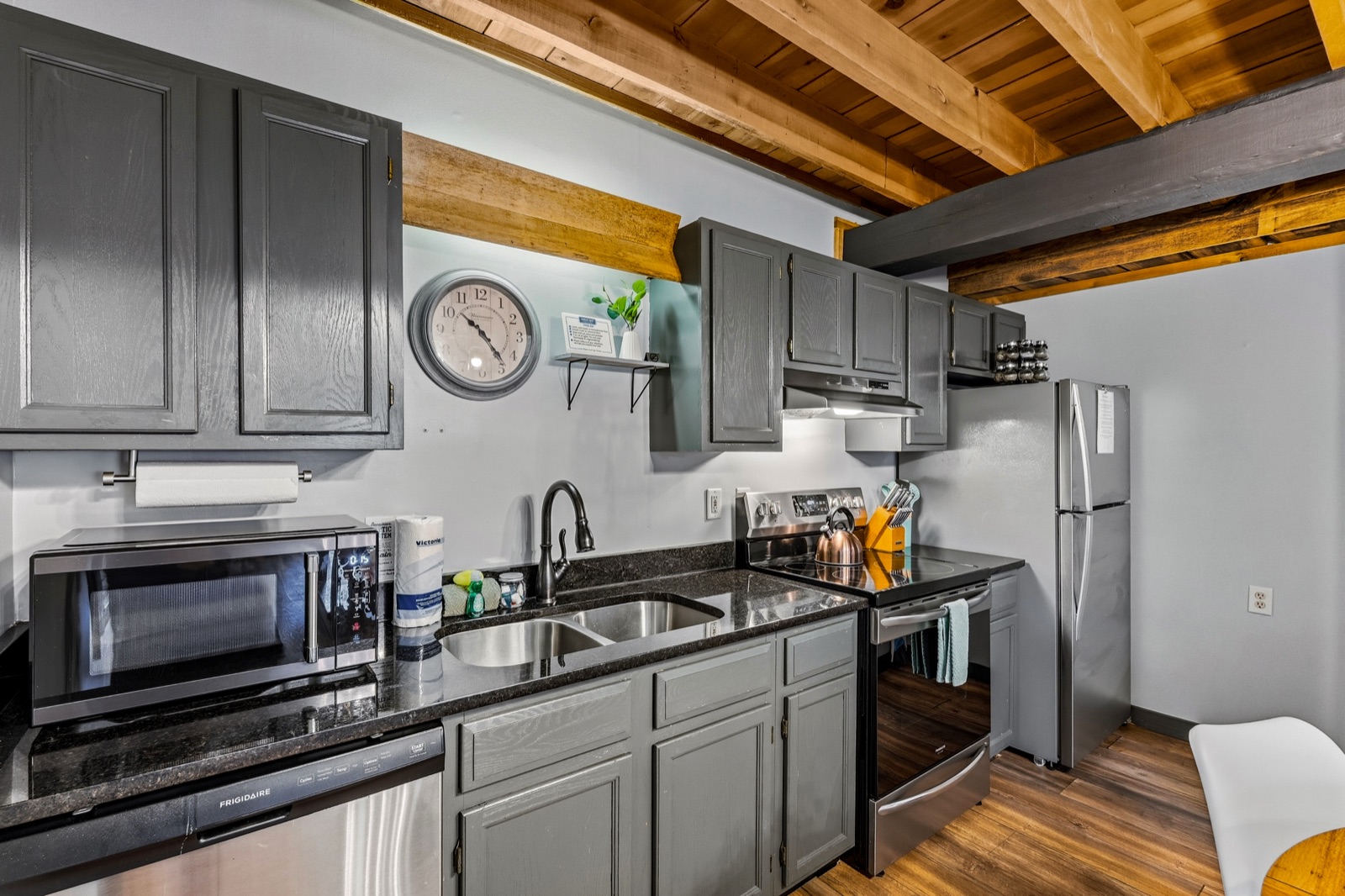 Hideaway Hollow kitchen