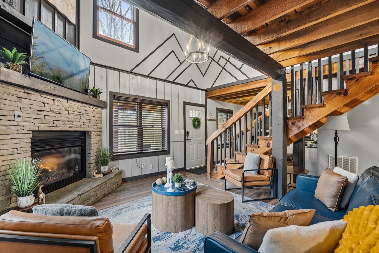 Hideaway Hollow living room