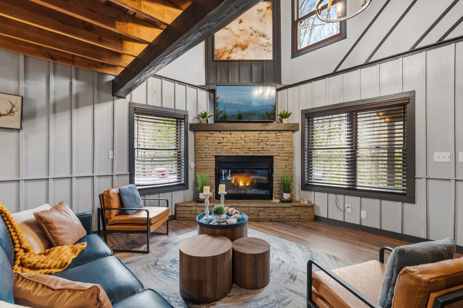 Hideaway Hollow living room