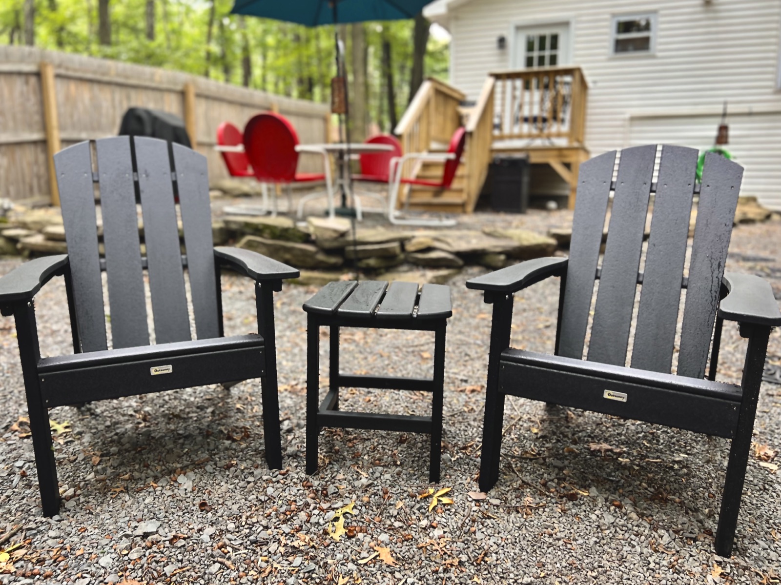 Sailing Skies Cottage backyard seating
